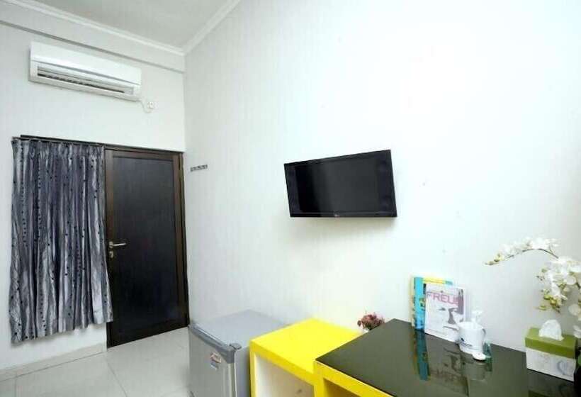 ペンション D'paragon Tambak Bayo