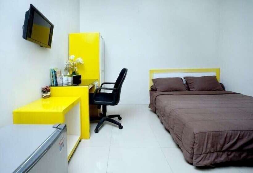 ペンション D'paragon Tambak Bayo