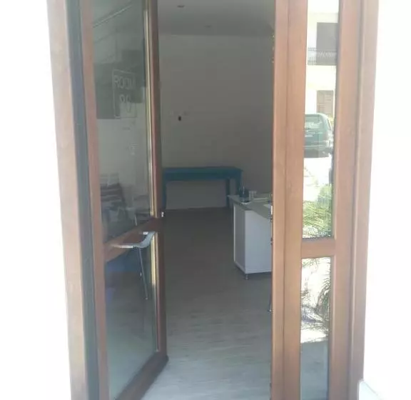 تختخواب و صبحانه Room 86