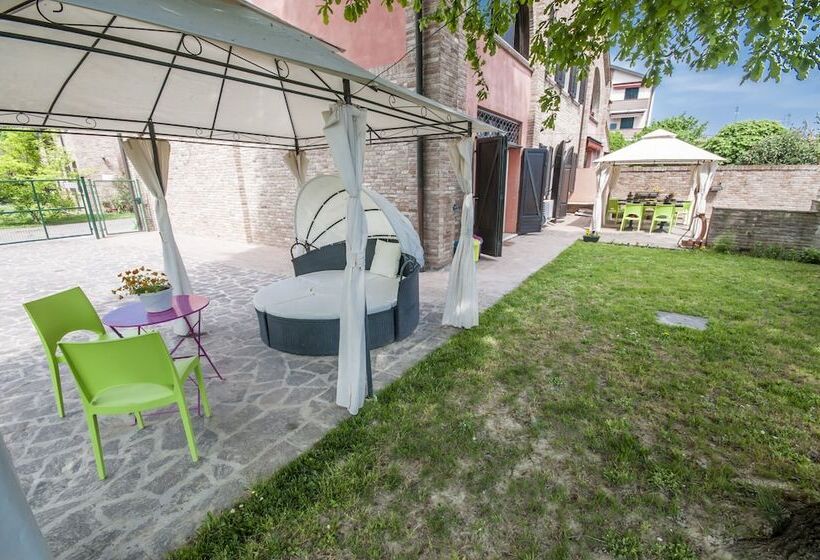 تختخواب و صبحانه R&b Un Mondo A Colori