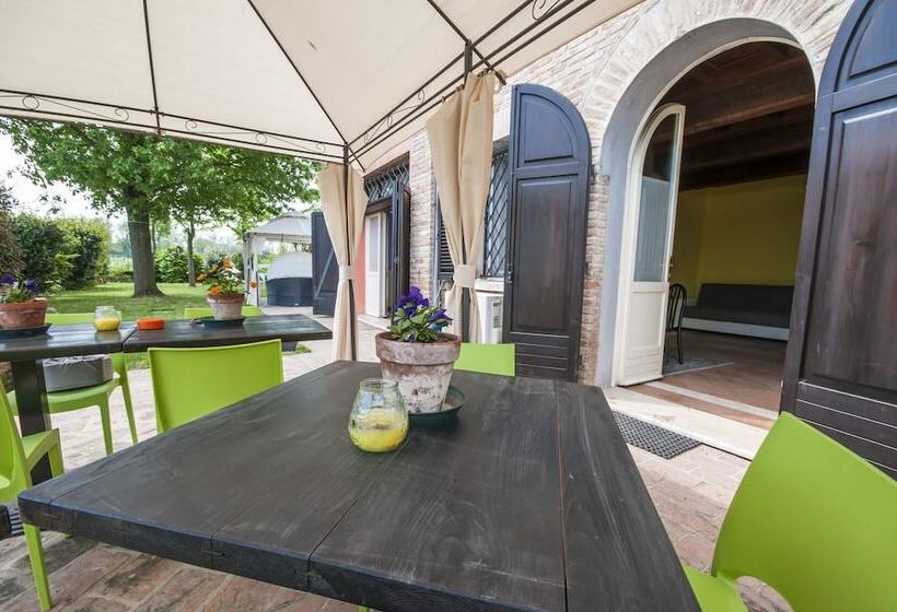 تختخواب و صبحانه R&b Un Mondo A Colori