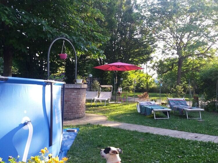 تختخواب و صبحانه R&b Un Mondo A Colori