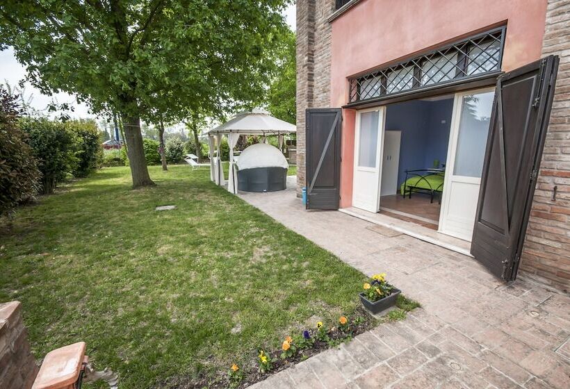 تختخواب و صبحانه R&b Un Mondo A Colori