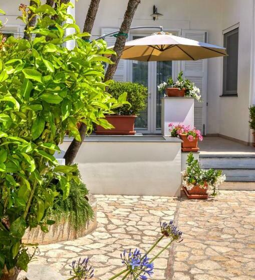 تختخواب و صبحانه Villa Giardini Luxury Room