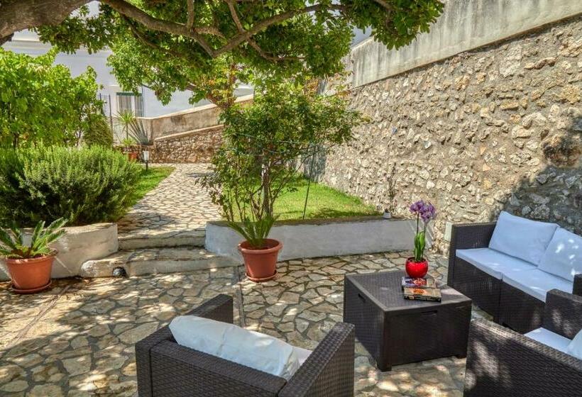 تختخواب و صبحانه Villa Giardini Luxury Room