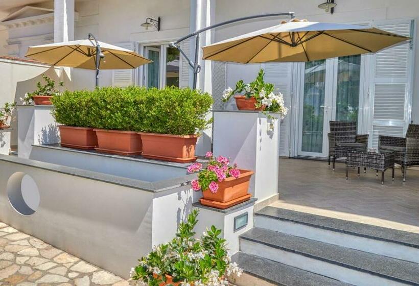 تختخواب و صبحانه Villa Giardini Luxury Room