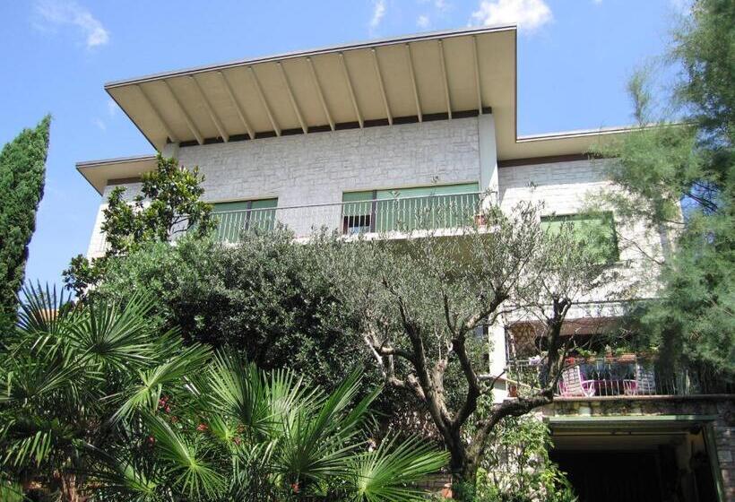 住宿加早餐  Villa Tra  Monti