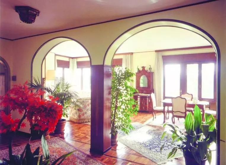 Aamiaismajoitus (B&B) Villa Tra  Monti