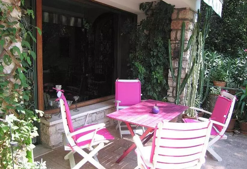 Aamiaismajoitus (B&B) Villa Tra  Monti