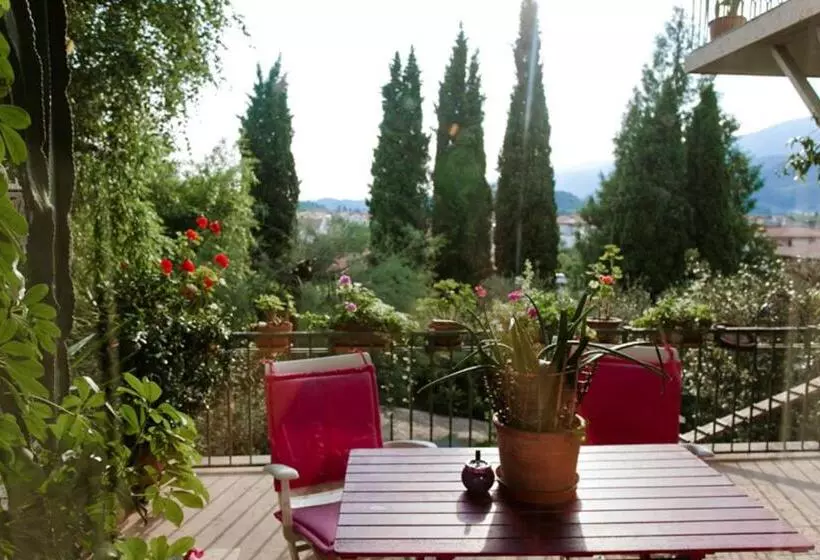 Aamiaismajoitus (B&B) Villa Tra  Monti