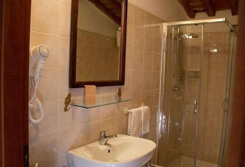 فندق ريفى Fattoria Di Fiocina