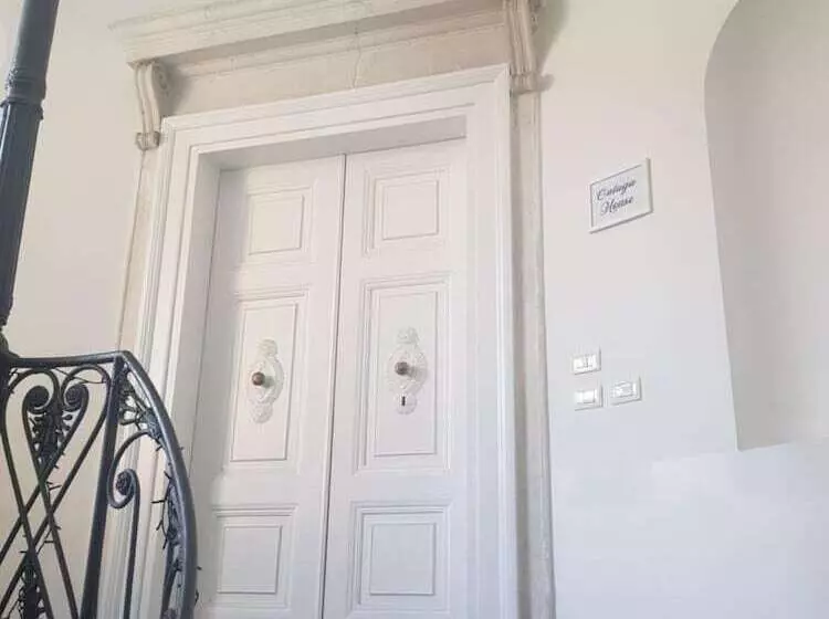 ペンション Caluga House