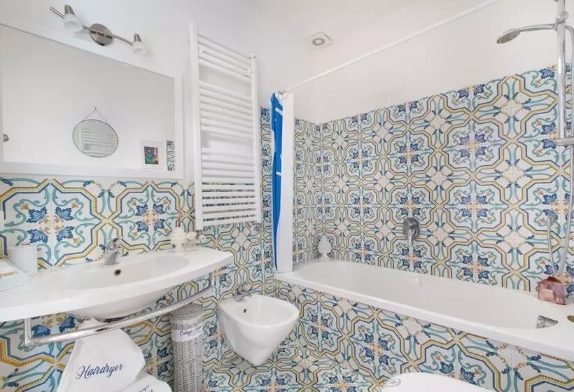 ペンション Caluga House