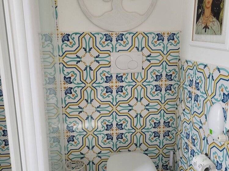 פנסיון Caluga House