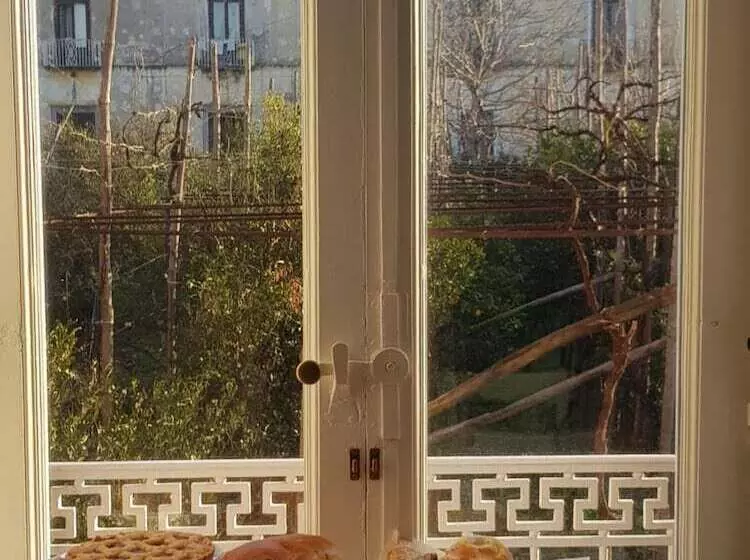 ペンション Caluga House