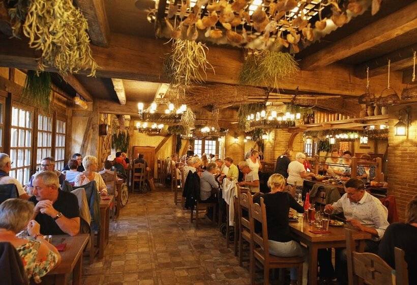 Puy Du Fou France   Hotel La Citadelle