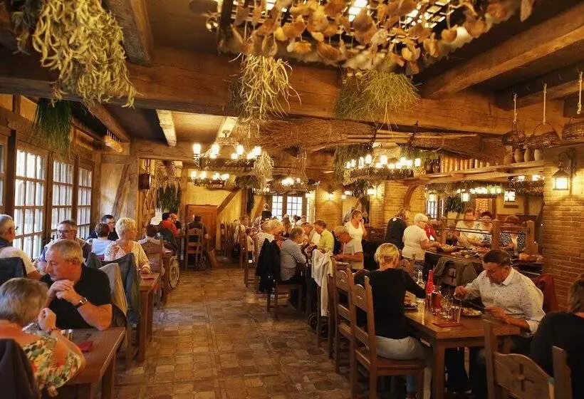 Puy Du Fou France   Hotel La Citadelle