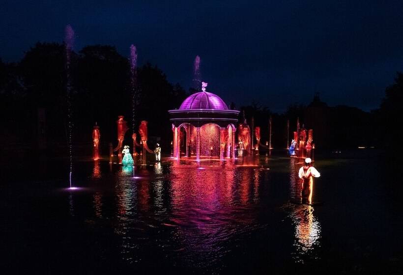 Puy Du Fou France   Hotel La Citadelle