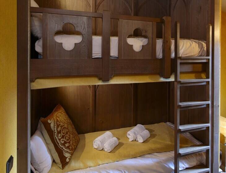 Puy Du Fou France   Hotel La Citadelle