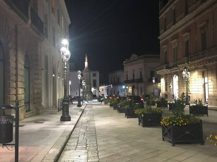 Резиденция Immaculate Large House With Panoramic Views