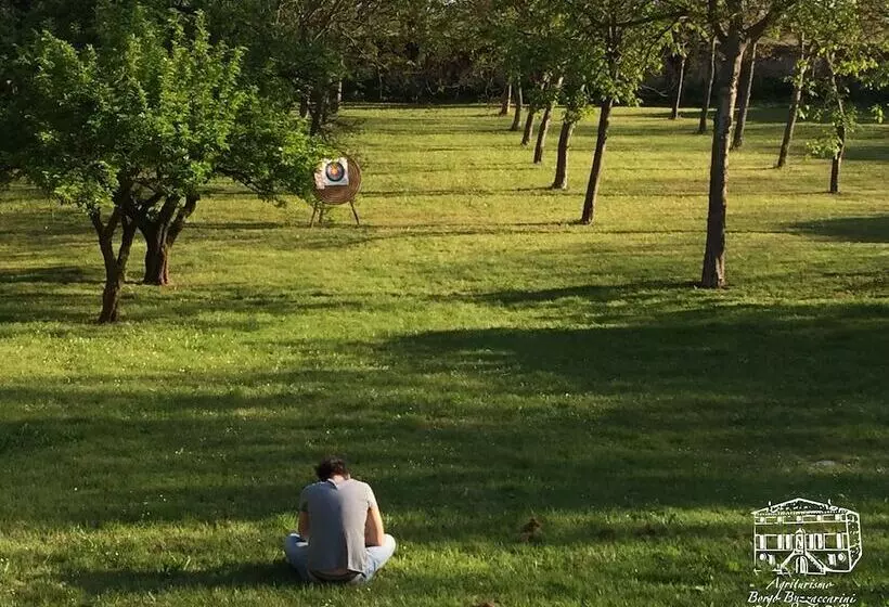 تختخواب و صبحانه Agriturismo Borgo Buzzaccarini Rocca Di Castello