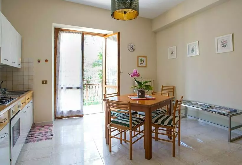 ベッドアンドブレックファースト Residence Villa Savoia