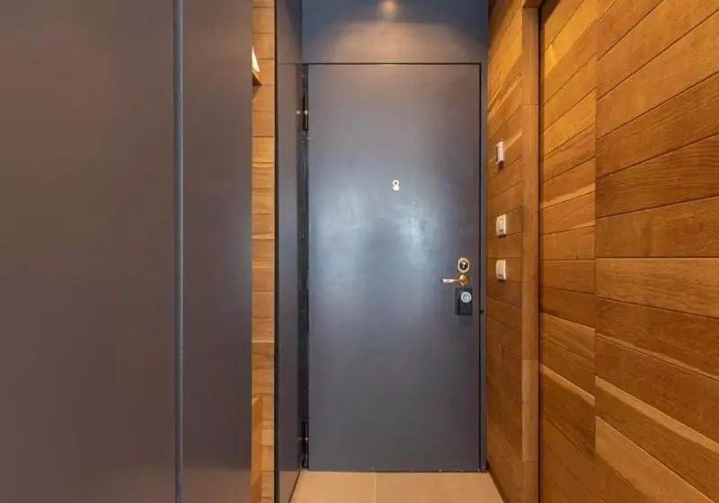 簡易ホテル Beplace Garibaldi Suites