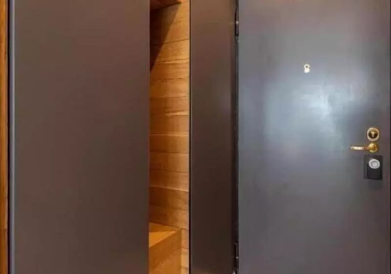 簡易ホテル Beplace Garibaldi Suites