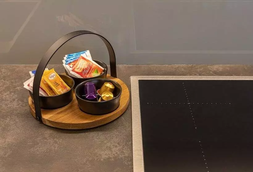 簡易ホテル Beplace Garibaldi Suites