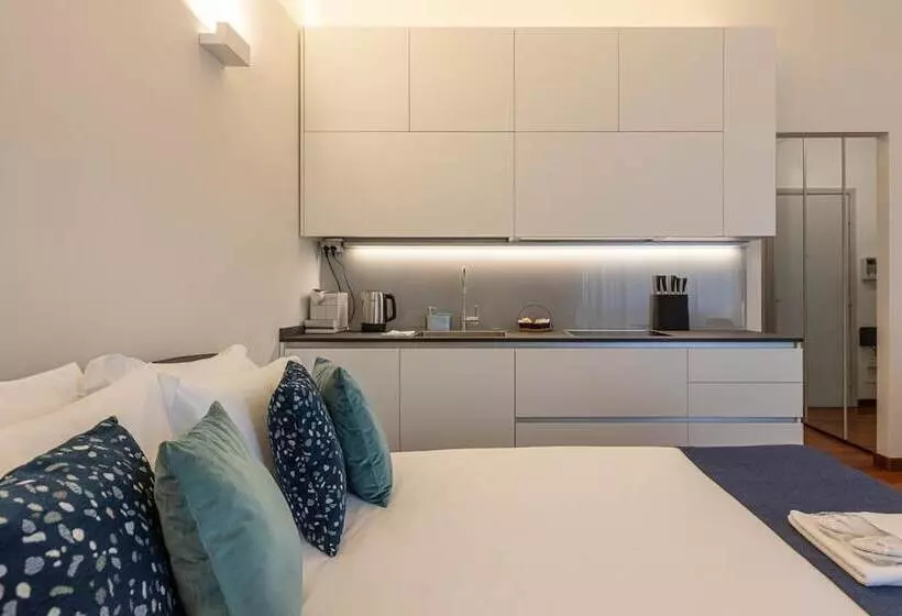 簡易ホテル Beplace Garibaldi Suites