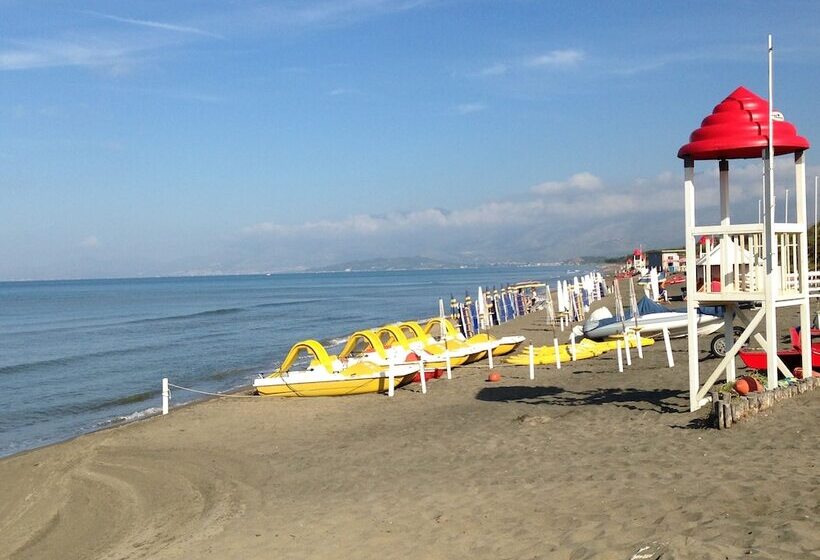 فندق Happy Camp In Camping Baia Domizia