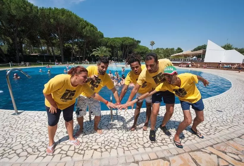 Hotelli Happy Camp In Camping Baia Domizia