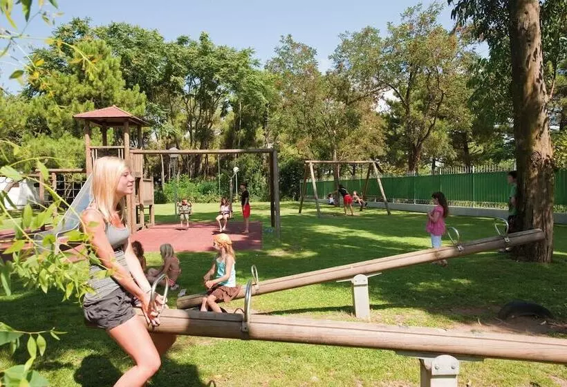 Hotelli Happy Camp In Camping Baia Domizia