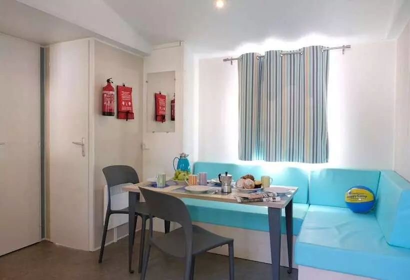 Hotelli Happy Camp In Camping Baia Domizia