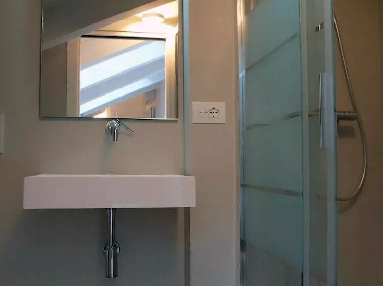 پانسیون Acquaderni Rooms