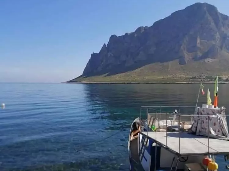 ベッドアンドブレックファースト Dove Sorge Il Sole