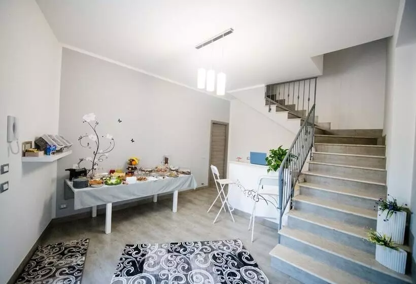 ベッドアンドブレックファースト Dove Sorge Il Sole