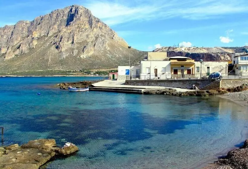 ベッドアンドブレックファースト Dove Sorge Il Sole