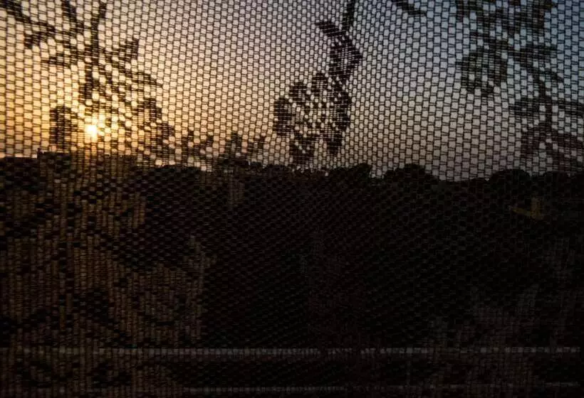 ベッドアンドブレックファースト Dove Sorge Il Sole