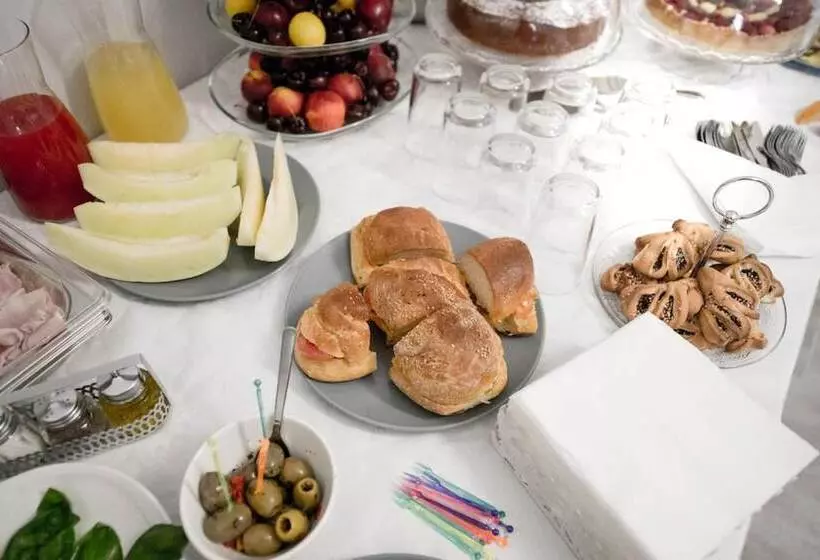 ベッドアンドブレックファースト Dove Sorge Il Sole