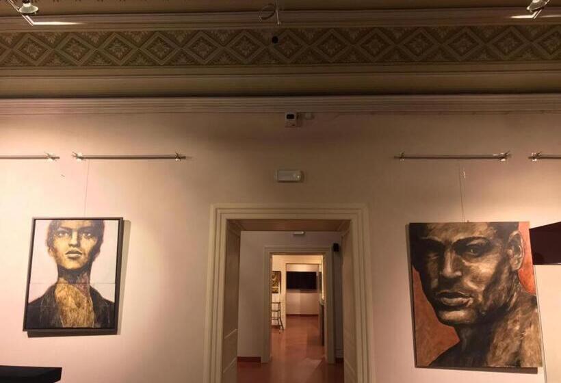 פונדק Landolina Palace