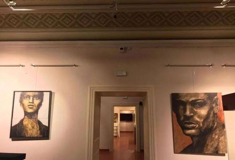 Hostelli Landolina Palace