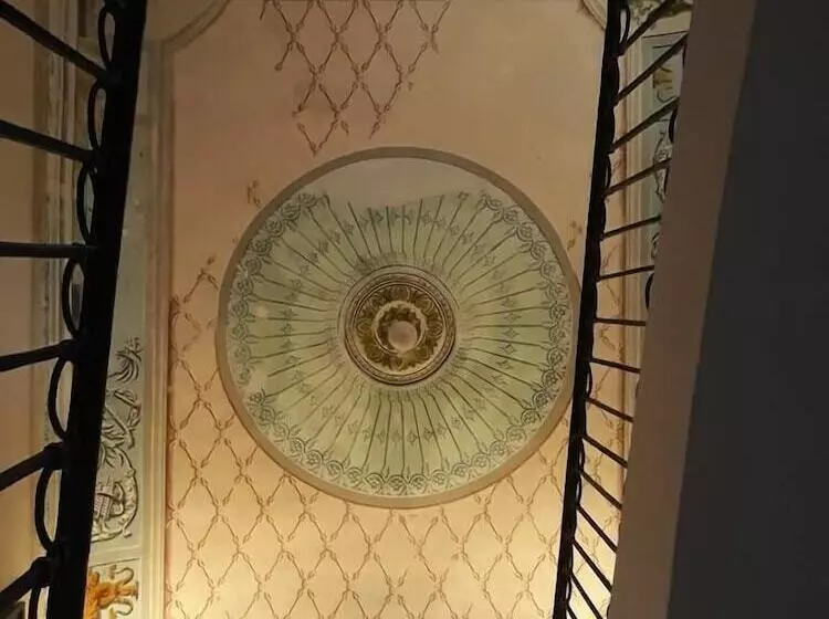 Hostelli Landolina Palace