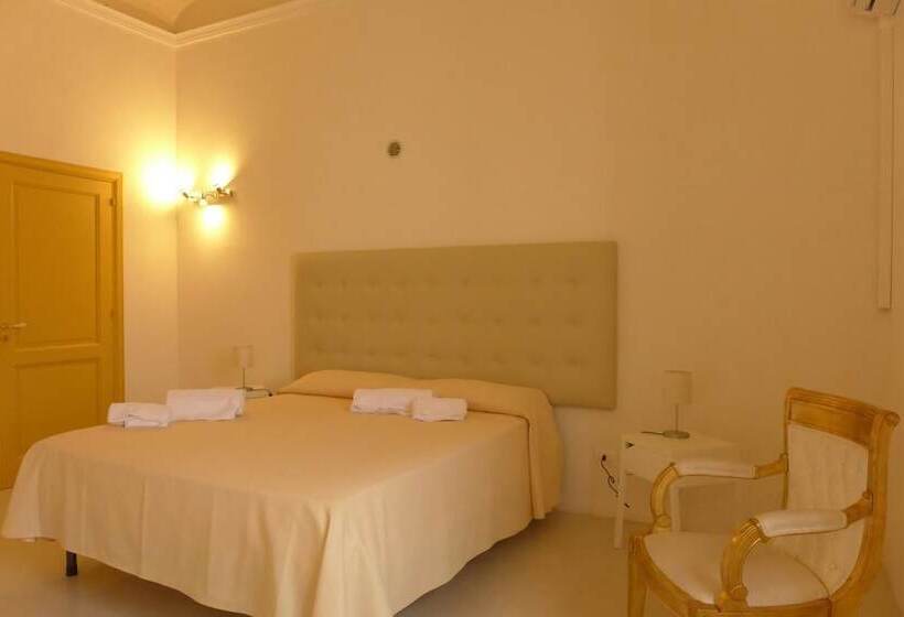 פונדק Landolina Palace