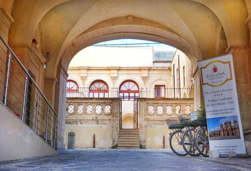 פונדק Landolina Palace