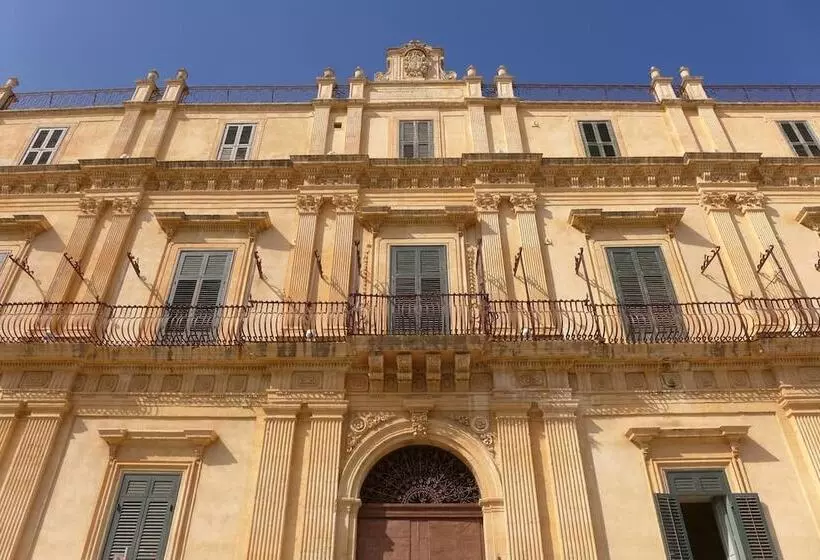 Hostelli Landolina Palace