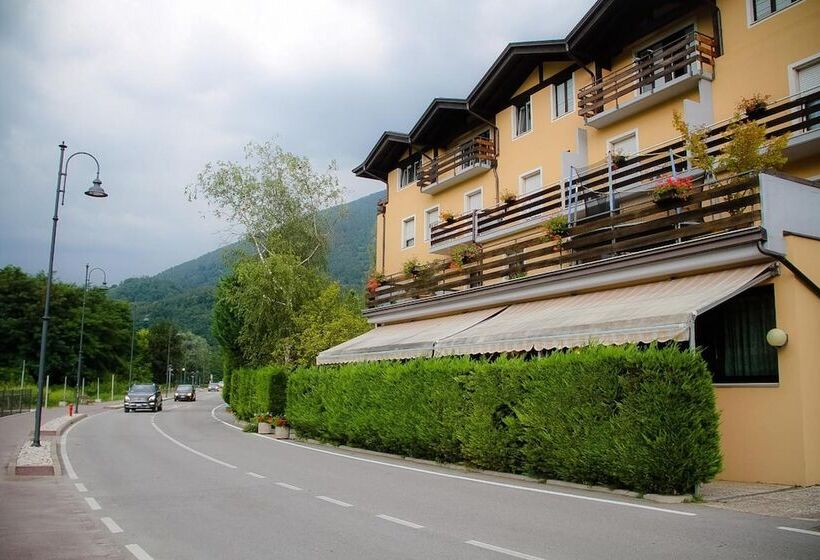 هتل Dolomiti Levico