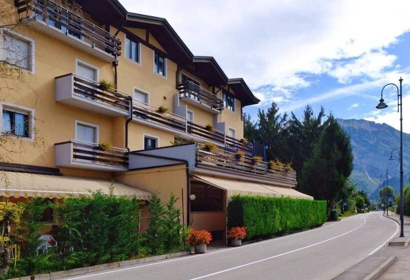 هتل Dolomiti Levico
