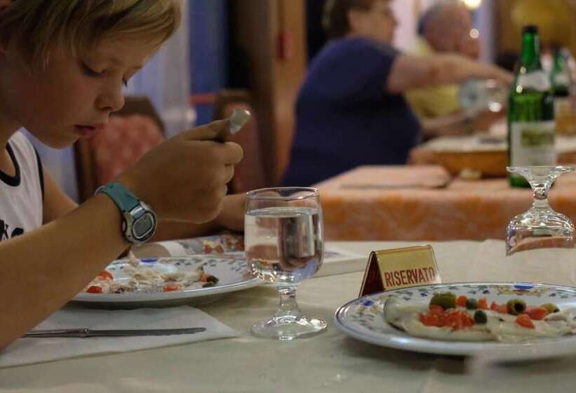 هتل Dolomiti Levico