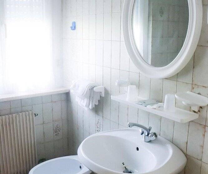 هتل Dolomiti Levico